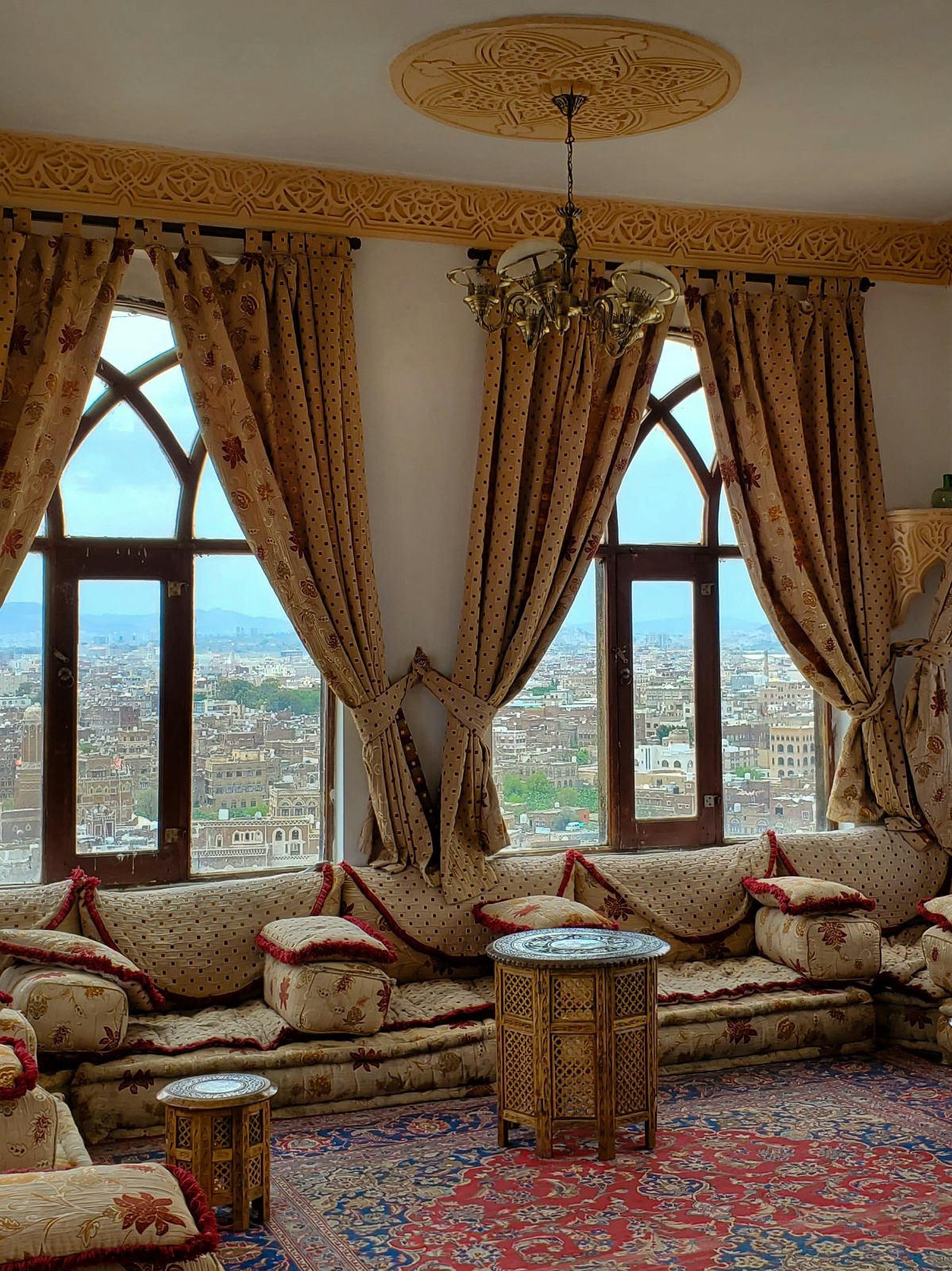 Custom kitchen blinds installation in Riyadh — luxury curtains tailored to fit